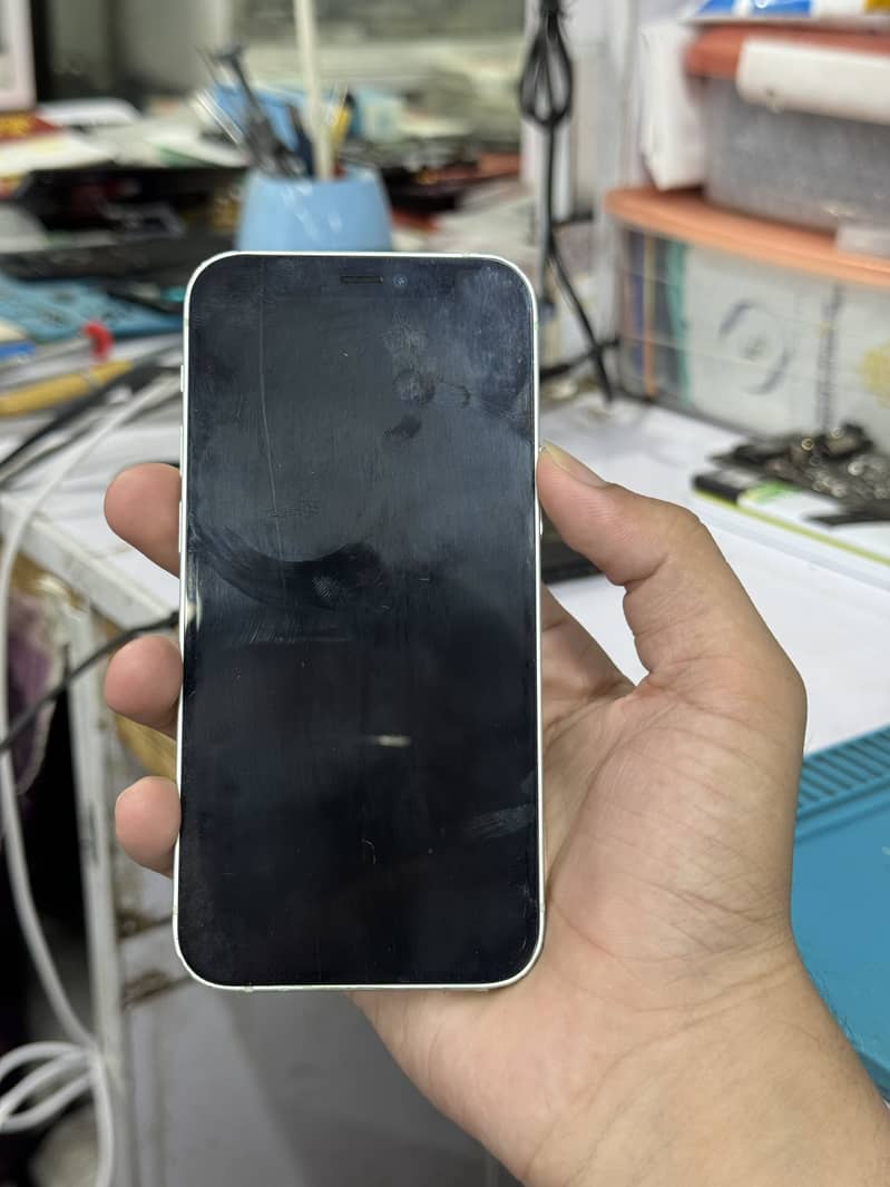 Apple iPhone 12 mini 3