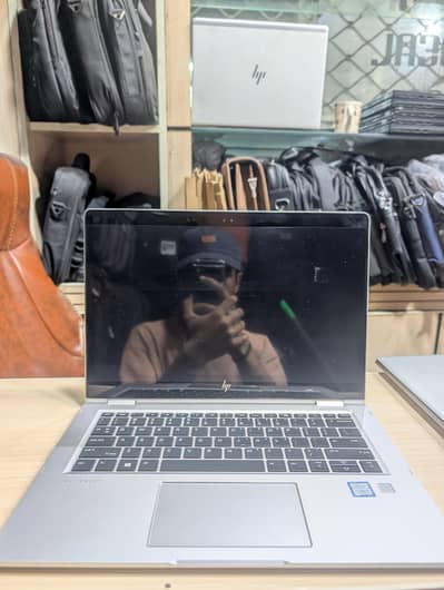 HP elitebook book 1030 G2 x360