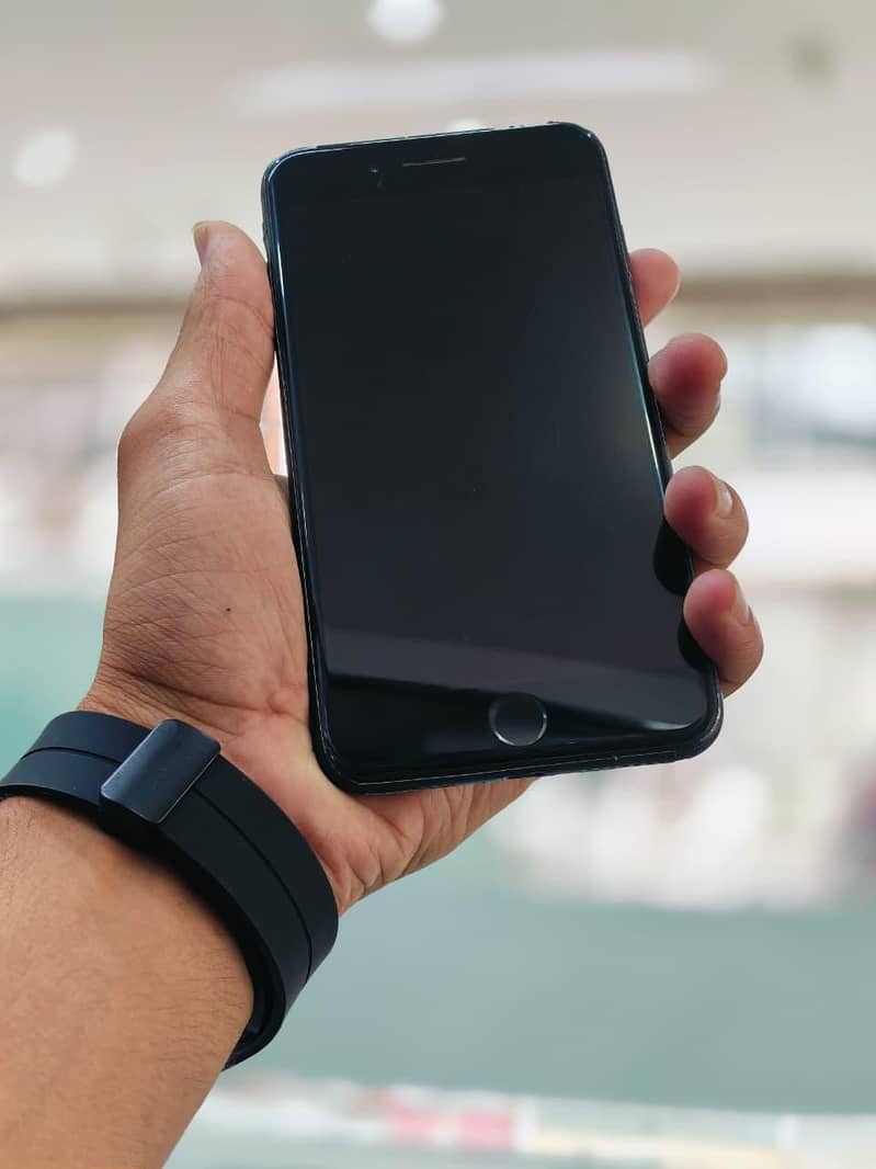 Apple iPhone 7 Plus 3