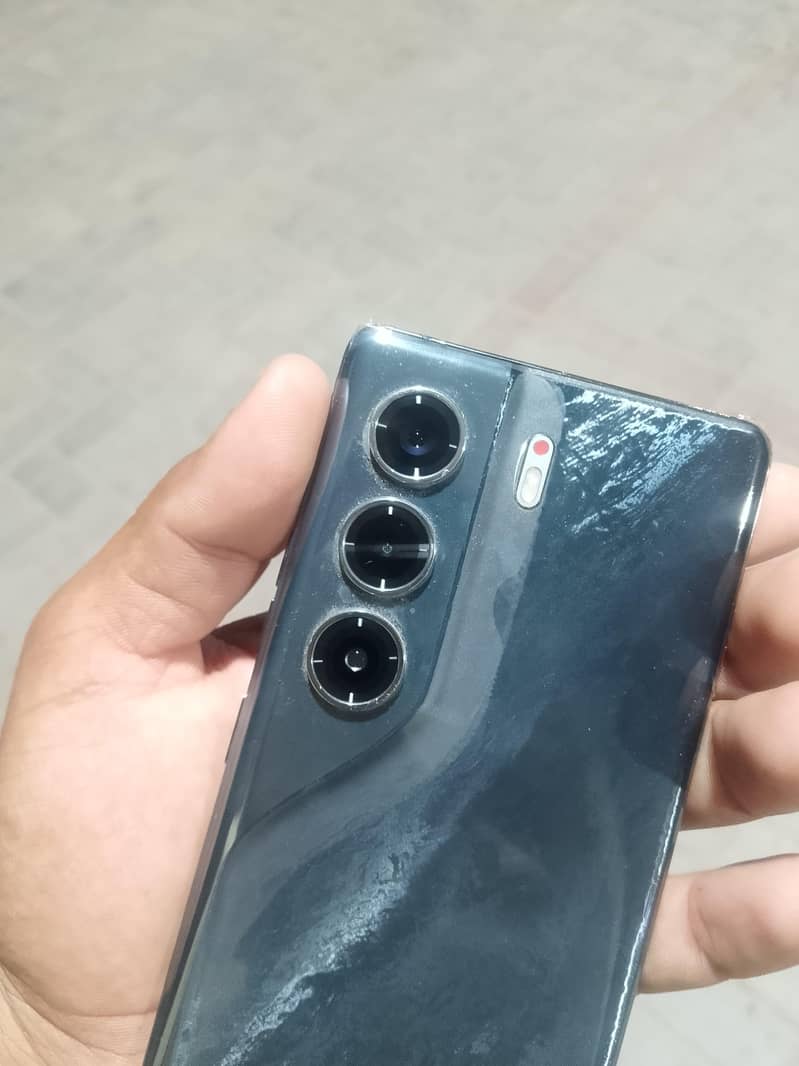 Tecno CAMON 40 Pro 4