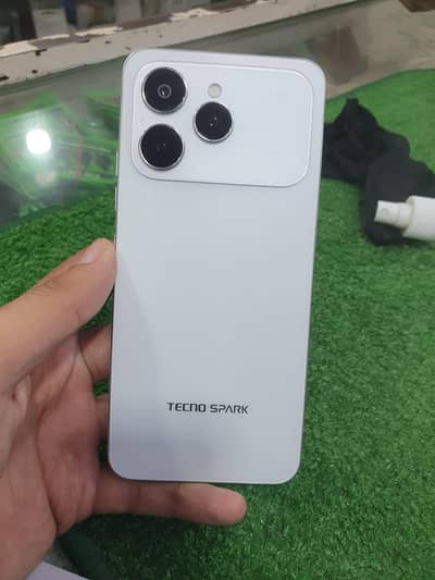 Tecno spark 40