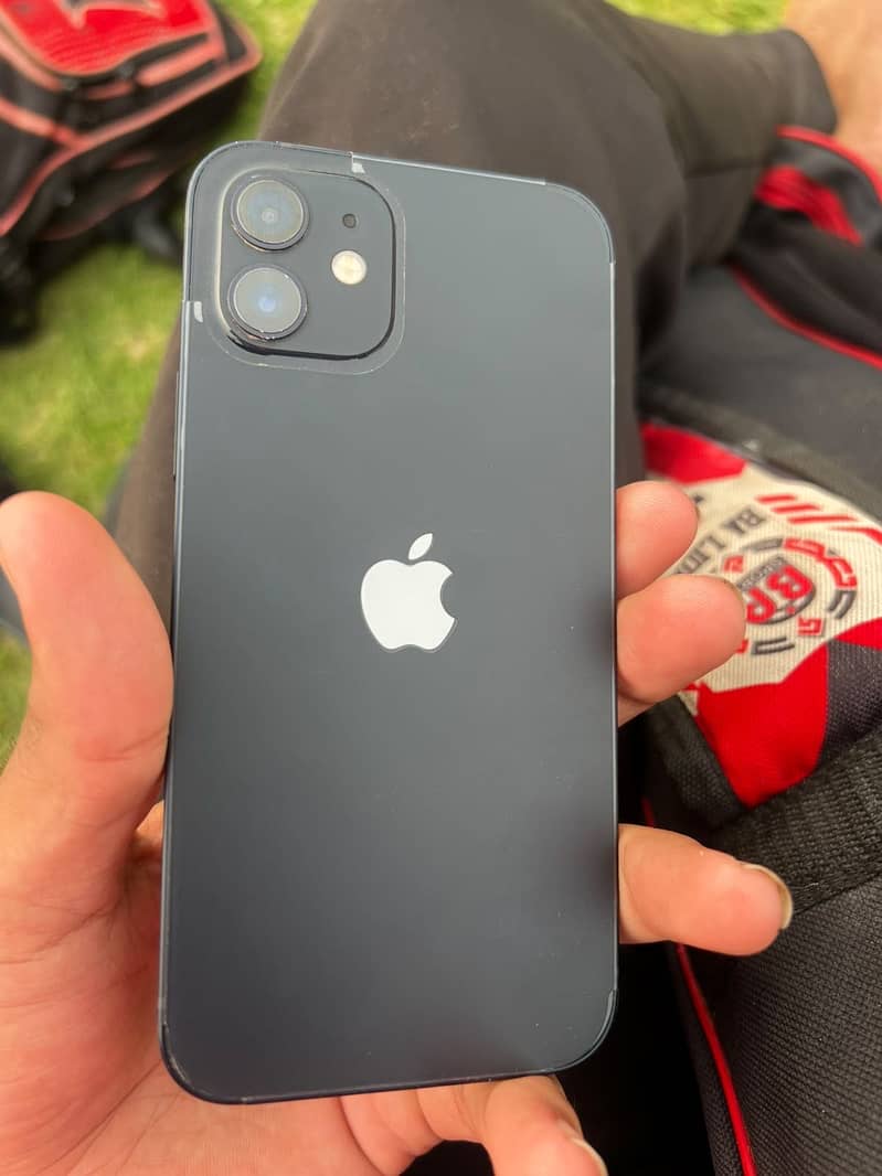 Apple iPhone 12 3