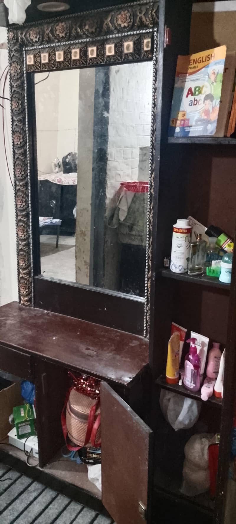 dressing table 0