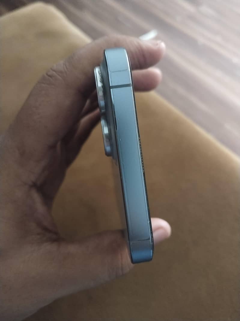 Apple iPhone 13 Pro Max 4