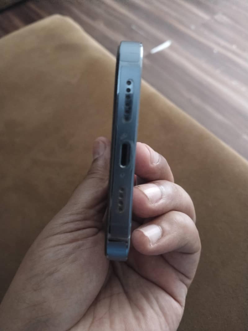 Apple iPhone 13 Pro Max 6