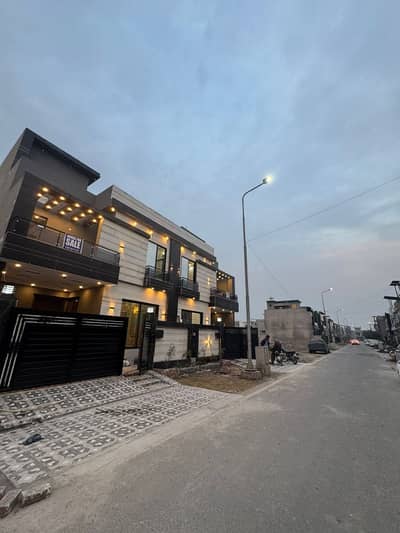 5 Marla Brand New House Available For Sale