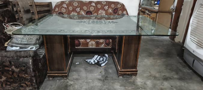 6 siteers dining table