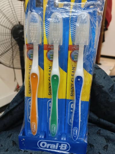 Oral B Tooth Brush (60 - 70pcs)