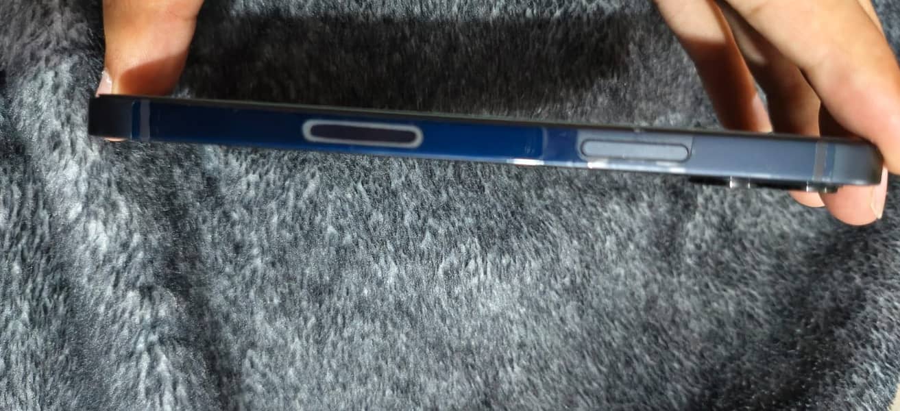 Apple iPhone 12 2