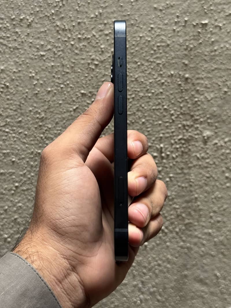 Apple iPhone 13 3