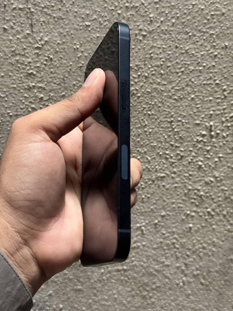 Apple iPhone 13 4