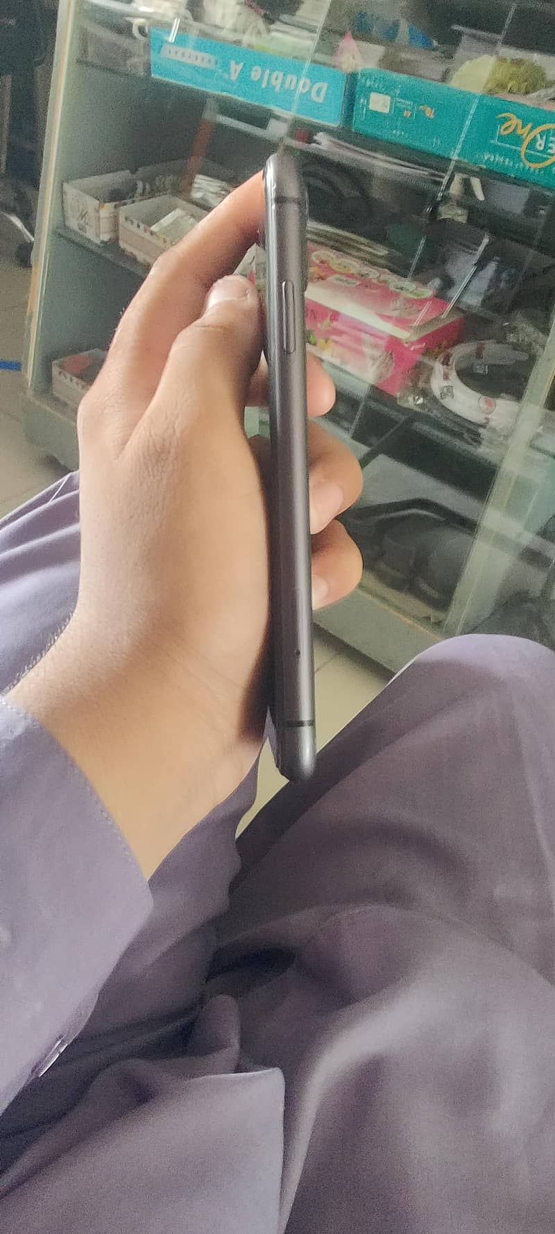 Apple iPhone 11 4