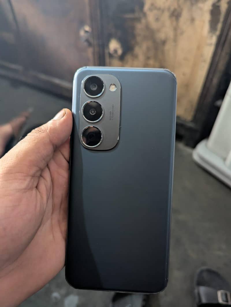 Tecno spark40 pro+ 3