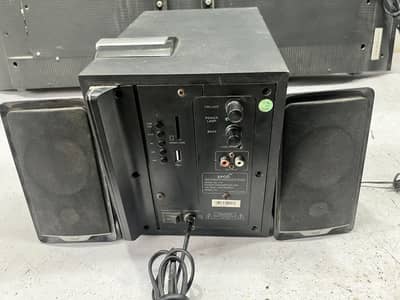 Xpod speakers with woofer