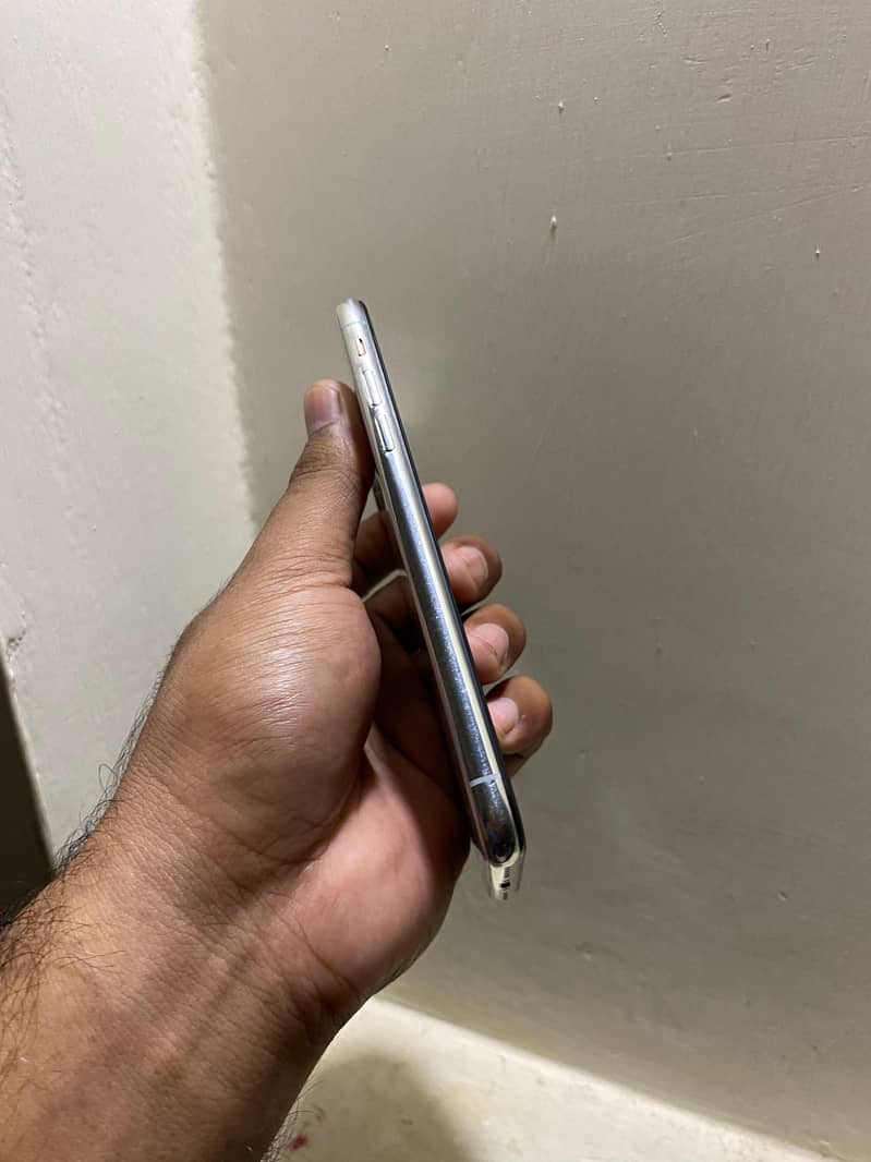 Apple iPhone X 3