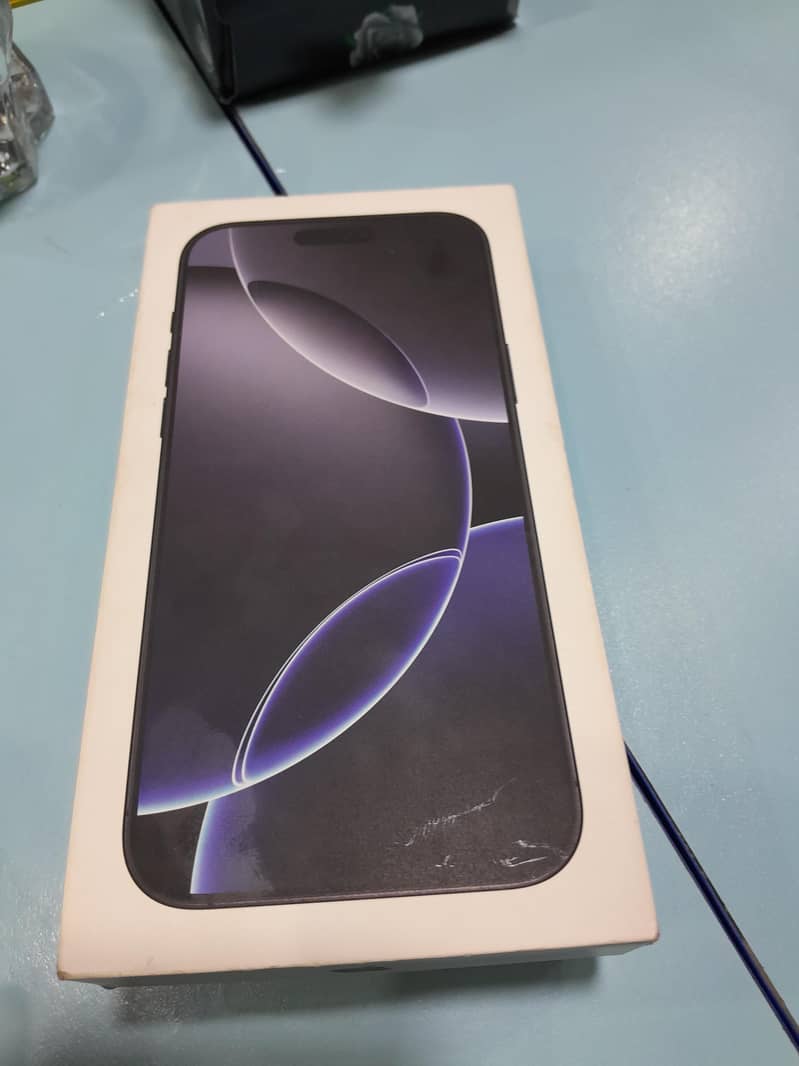 Apple iPhone 16 Pro Max 6