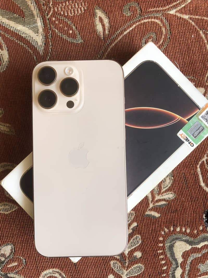 Apple iPhone 16 Pro Max 2