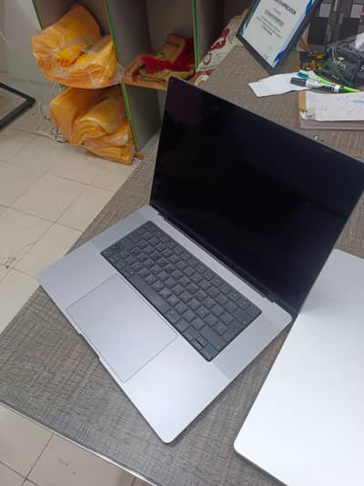 MACBOOK PRO M2 2023 16 INCH 16GB RAM 512GB SSD 12 CPU 19 GPU