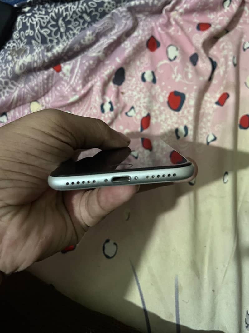 Apple iPhone SE 4