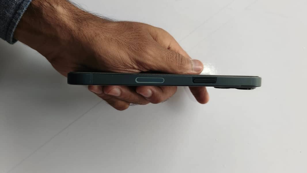 Apple iPhone 13 3