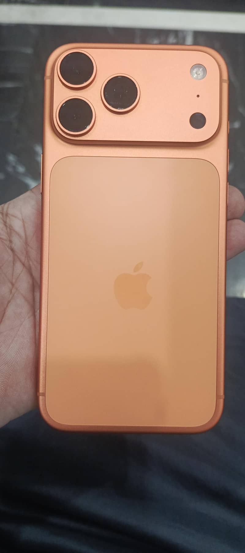 Apple iPhone 17 Pro Max 1