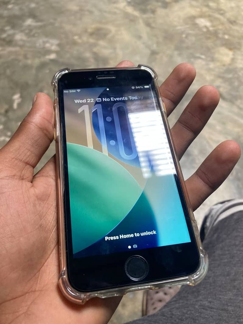 Apple iPhone SE second generation 4