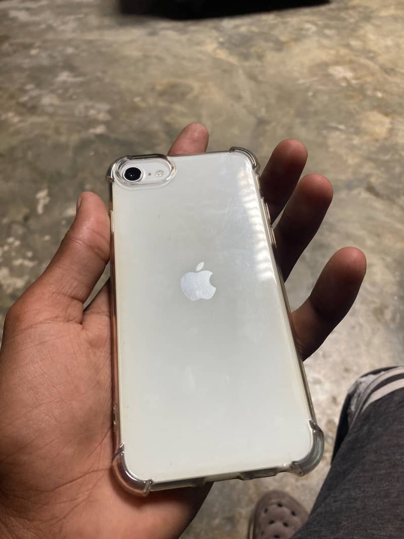 Apple iPhone SE second generation 7