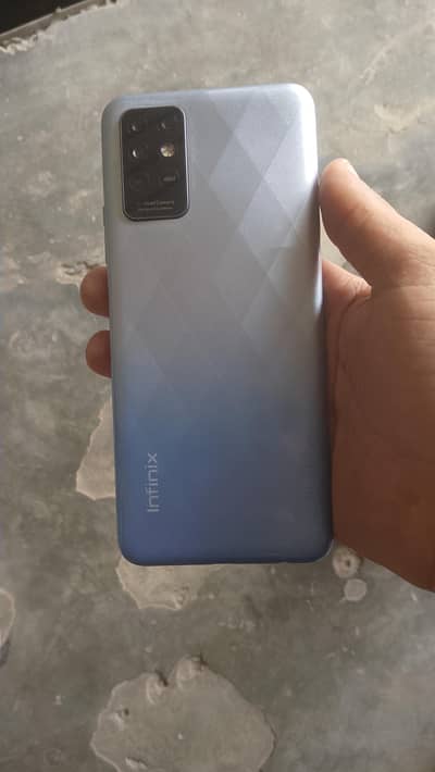 Infinix Hot 8i