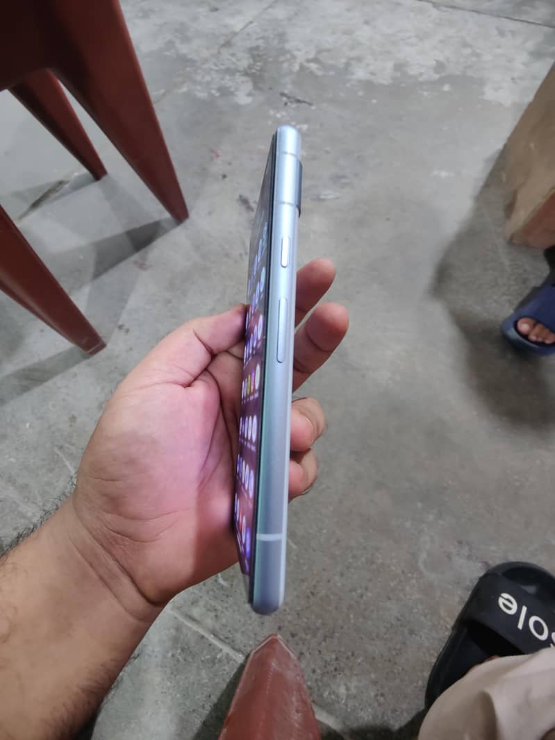 Google Pixel 7a 5