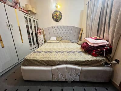 King size bed and all.