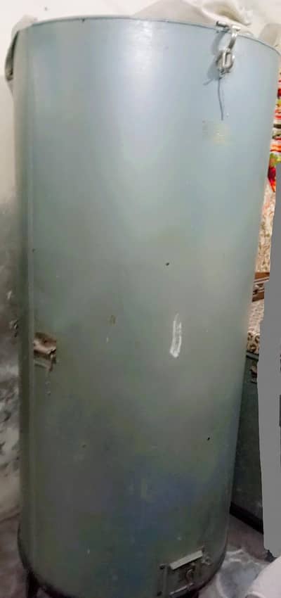 Wheat Grain Stocker ( Parolla)