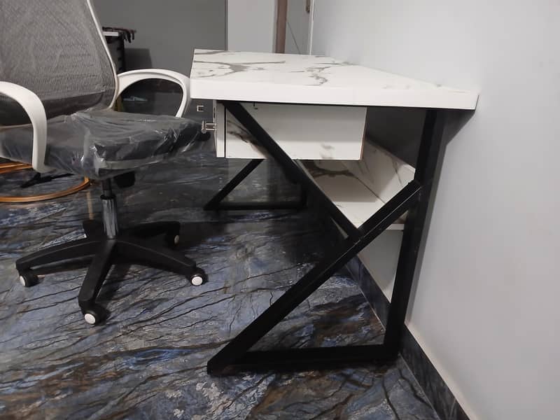 Computer table with chair 3