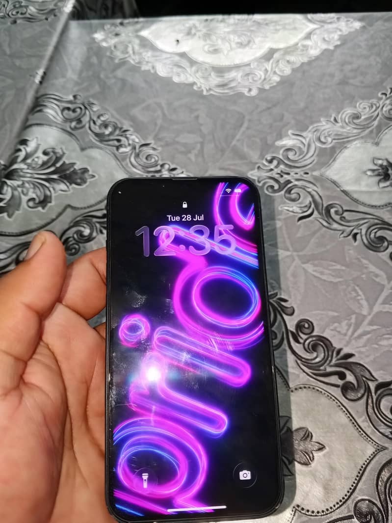 Apple iPhone 13 4
