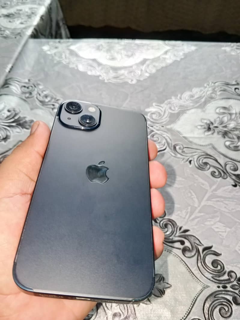 Apple iPhone 13 5
