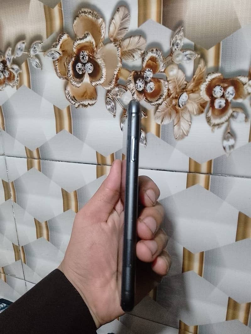Apple iPhone 11 2