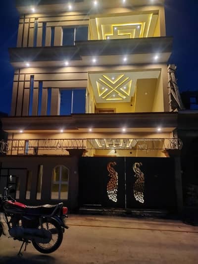 Almost brand new house in executive homes caltex road