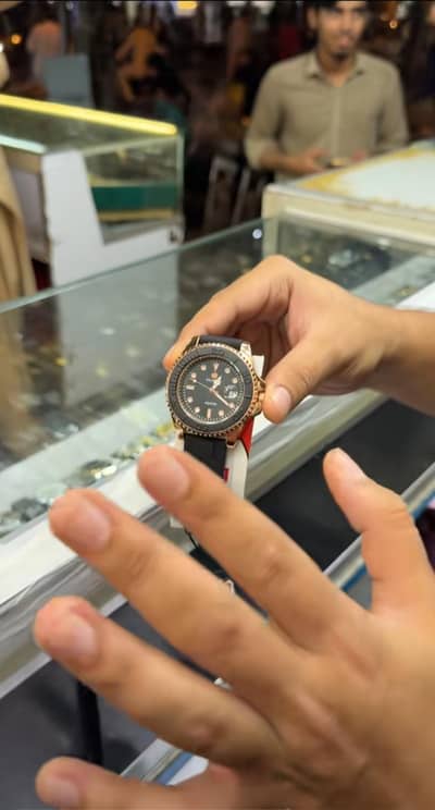 new beat look watch man and students
