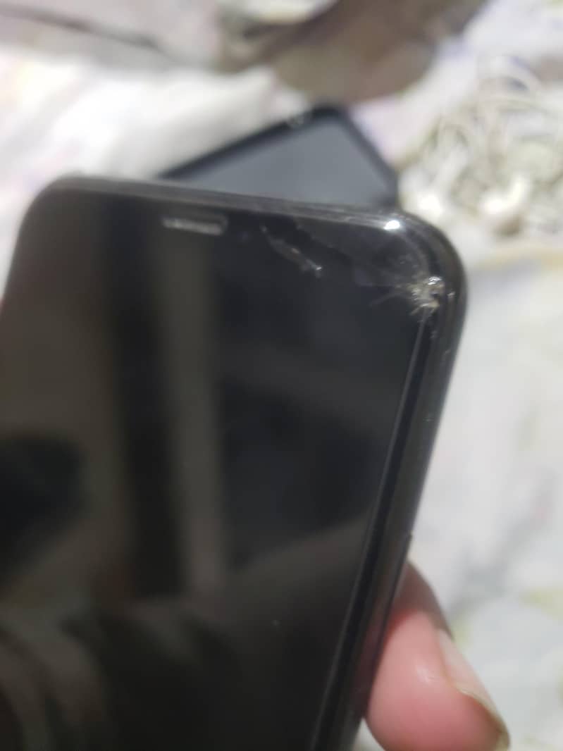 Apple iPhone 11 Pro 2