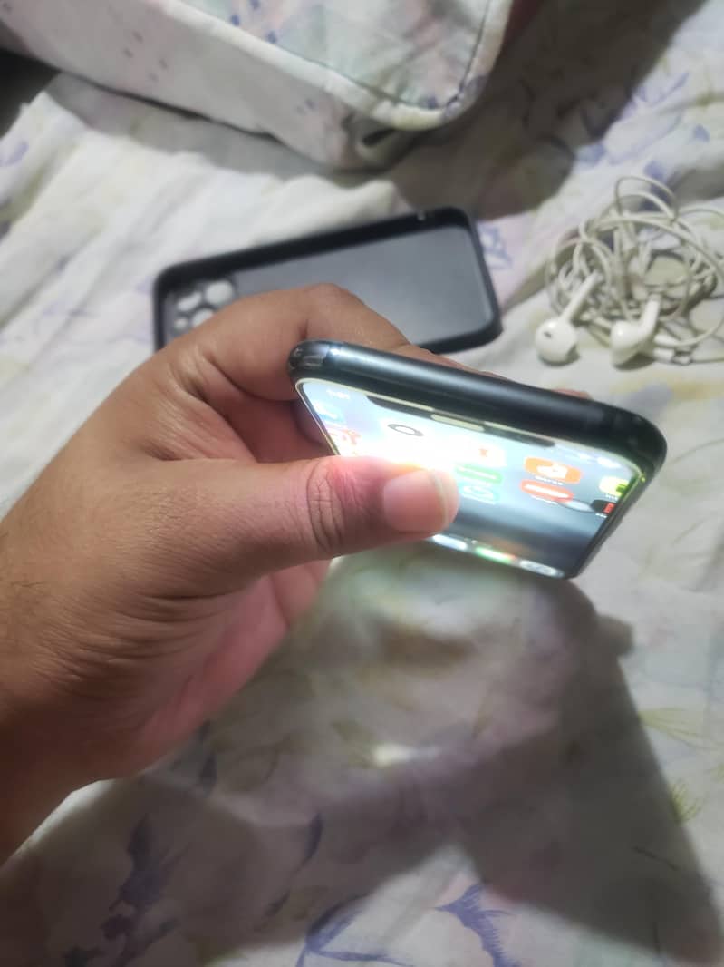 Apple iPhone 11 Pro 8