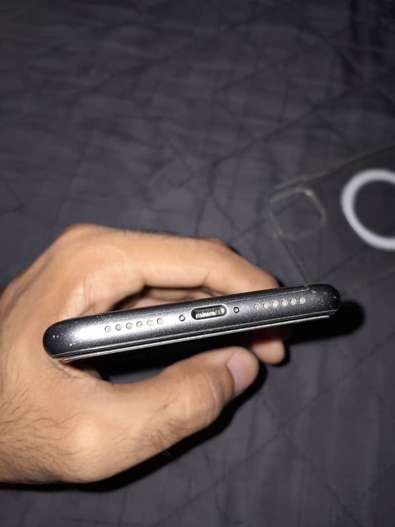 Apple iPhone 11 6