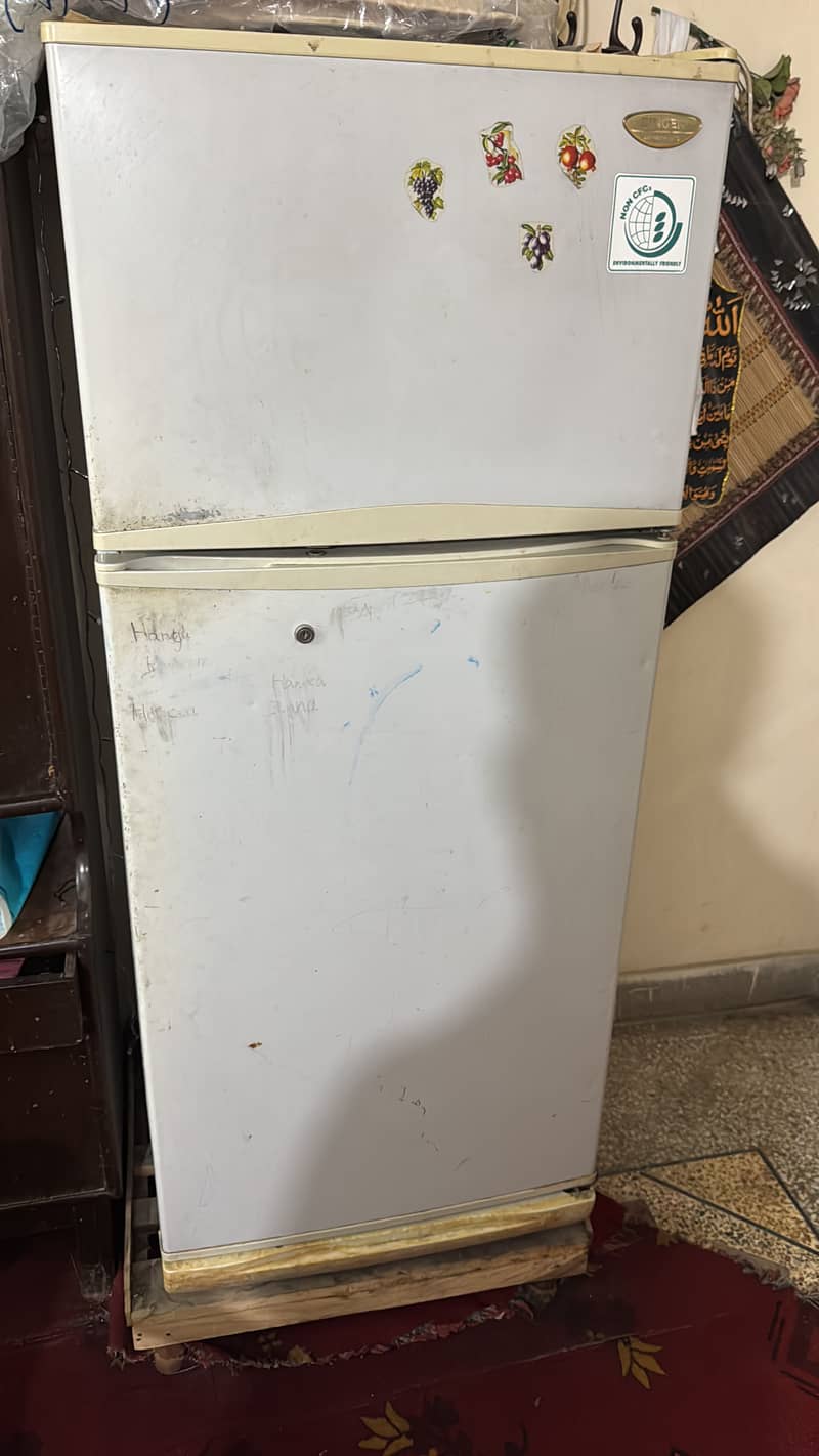 Refrigerator 0