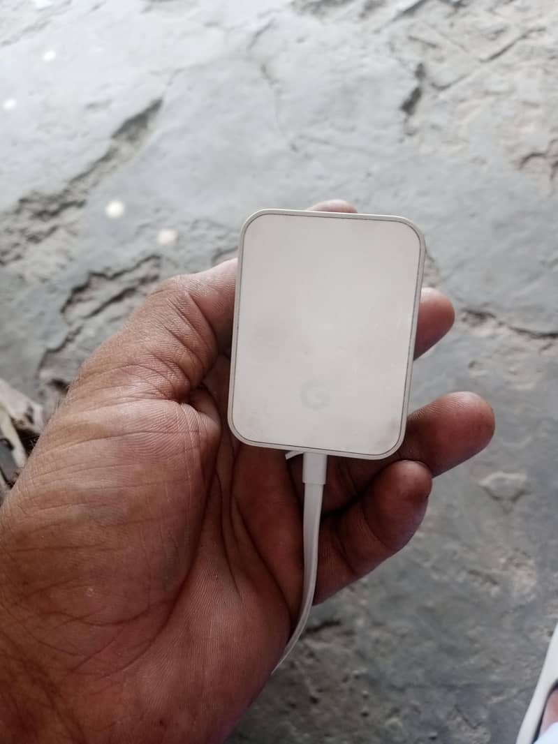 GOOGLE AI SPEAKER 1