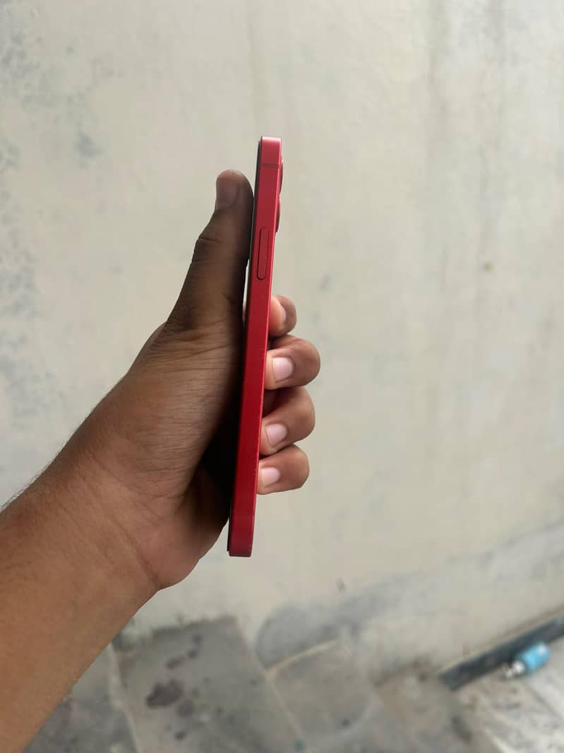 Apple iPhone 12 4