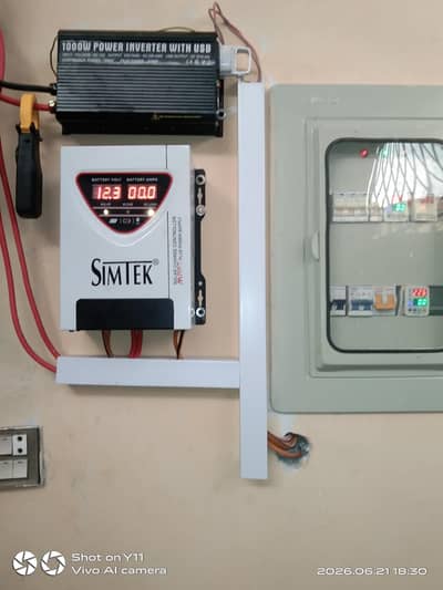 1000 watt car pawer inverter peak pawer 2000 watts  good condition
