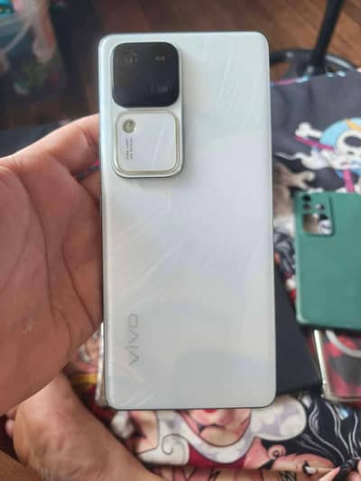 Vivo V30