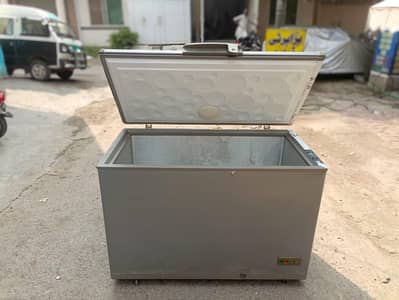 Haier D freezer singel door 405 inverter (0336/7070/370)