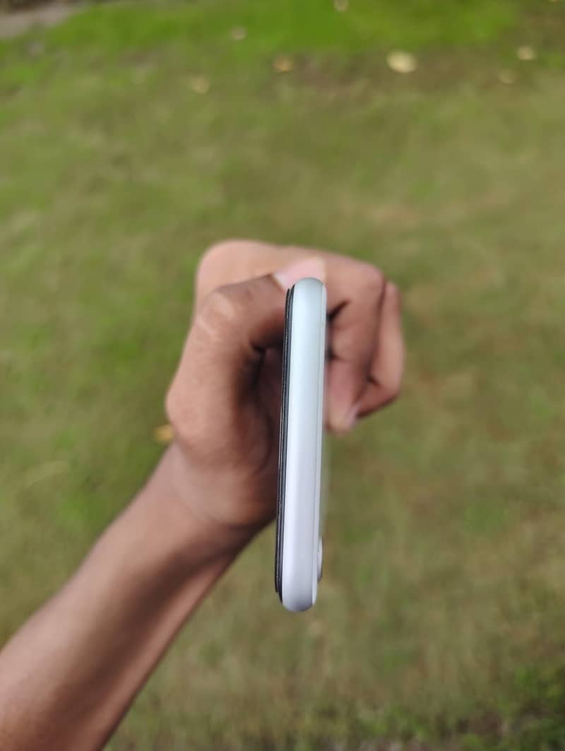 Apple iPhone SE 4