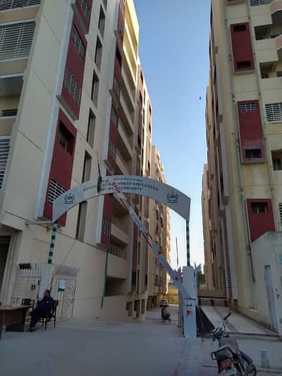 Flat for sale 2 bed lounge spacious area ready to move federal government apartment main sumaira chowk opposite aramco petrol pump
