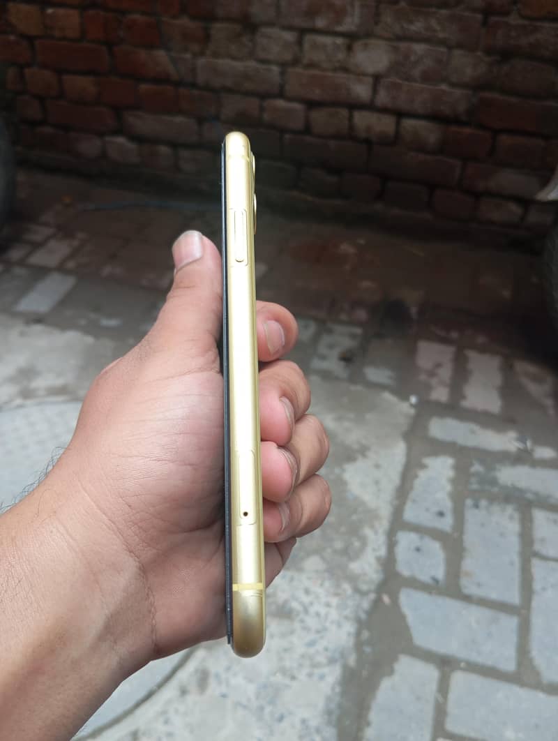 Apple iPhone 11 2