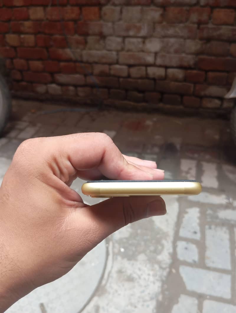 Apple iPhone 11 5